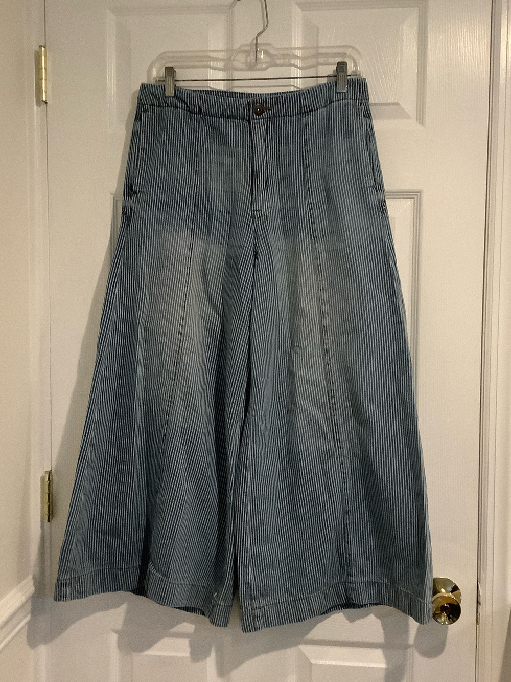 KENSIE THE High Rise Gaucho Ankle Striped Extra Wide Leg Cropped Jeans 32